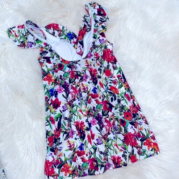 Tahari floral swimsuit size medium - Picture 7 of 7